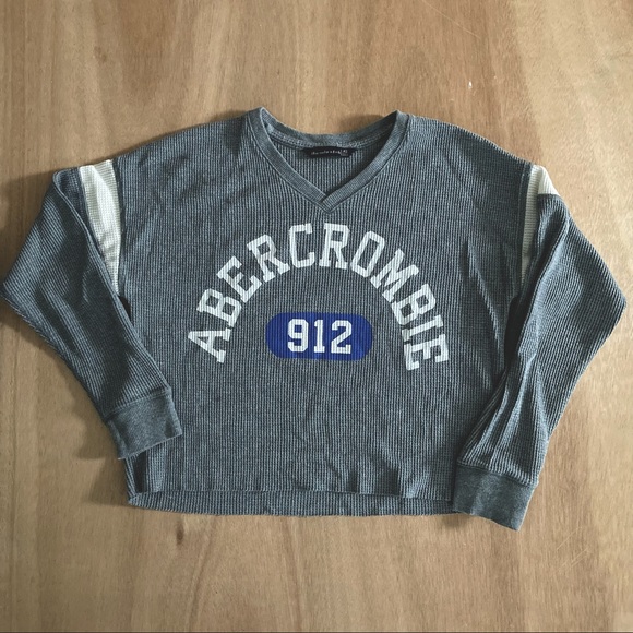 Abercrombie Cropped V neck shirt - Picture 1 of 5